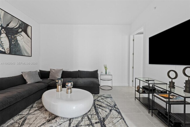 Building Photo - 851 NE 1st Ave