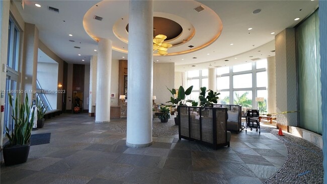 Building Photo - 2641 N Flamingo Rd