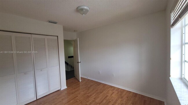Building Photo - 10155 SW 163rd Pl