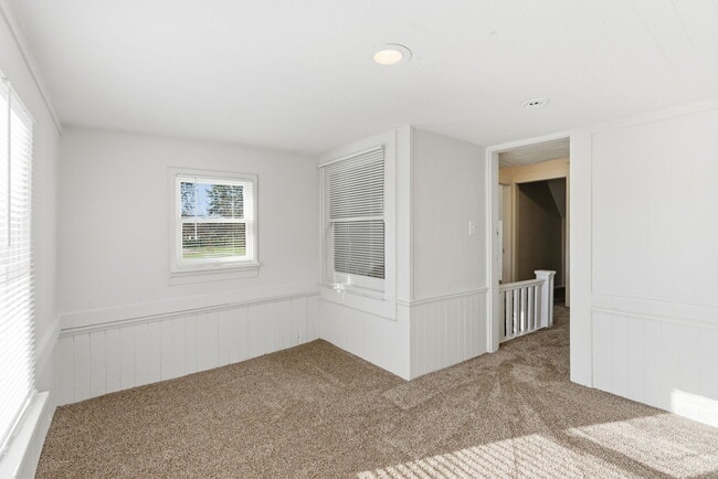 Building Photo - 5020 SE 92nd Ave