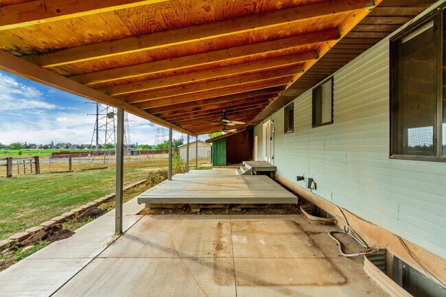 Building Photo - 2175 S 150 W