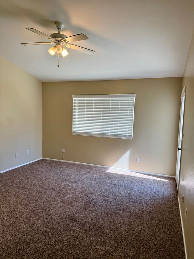 Building Photo - 7110 Rogue River Dr