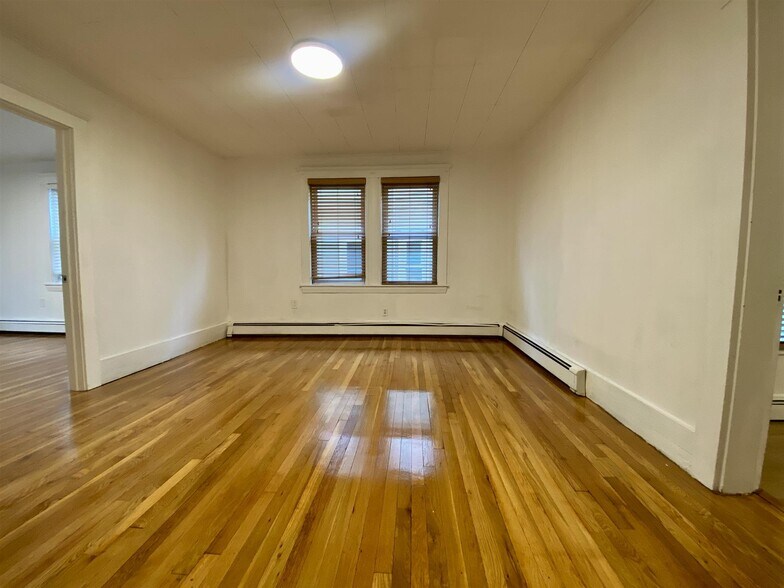 Building Photo - 66 Elm St