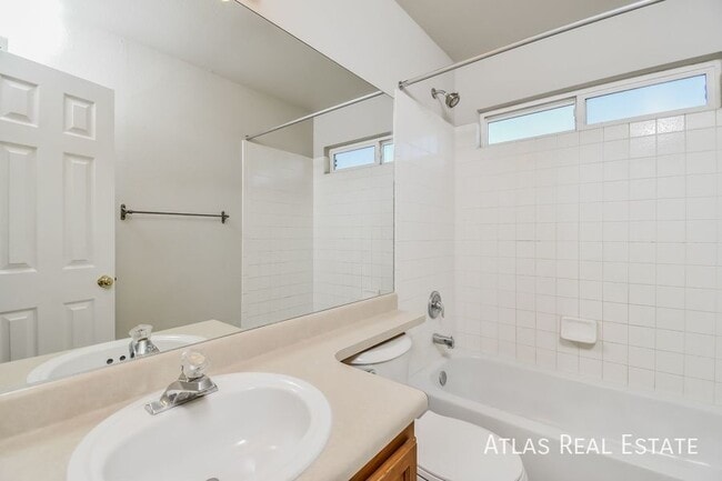 Building Photo - 1094 Clogger Ln