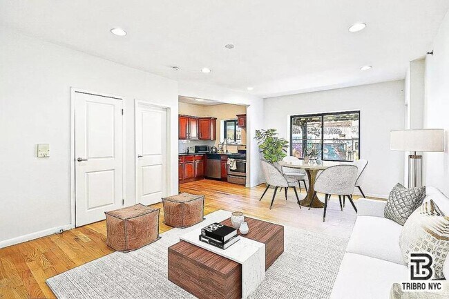 Building Photo - 3 bedroom in BROOKLYN NY 11221