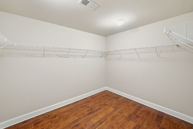 Building Photo - 10012 Park Sky Cir