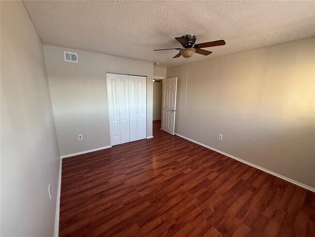 Building Photo - 914 Lake Destiny Rd