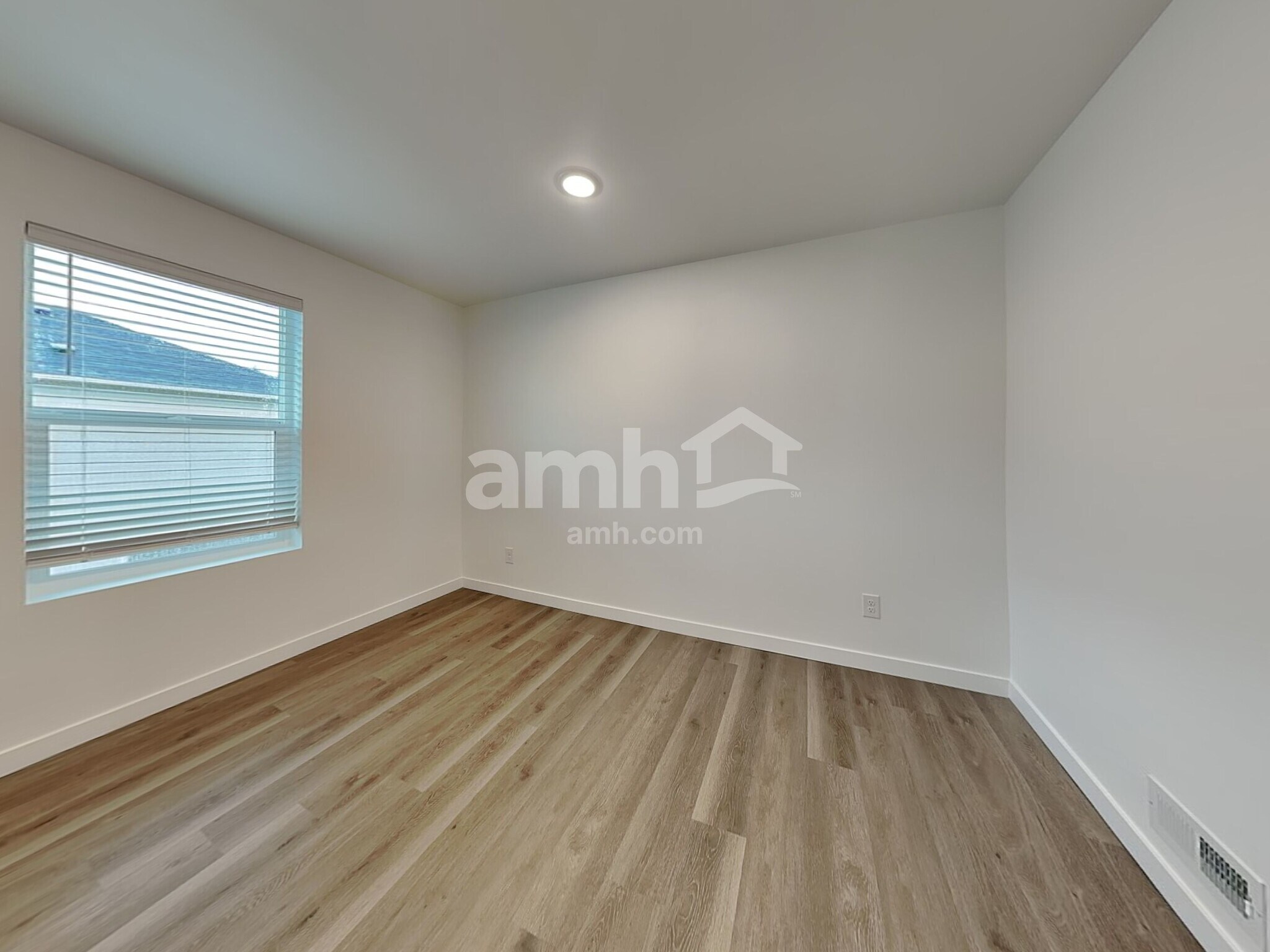 Building Photo - 5048 Washington St SE