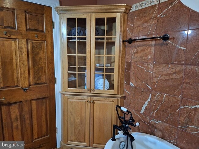 Building Photo - 2254 Winchester Rd