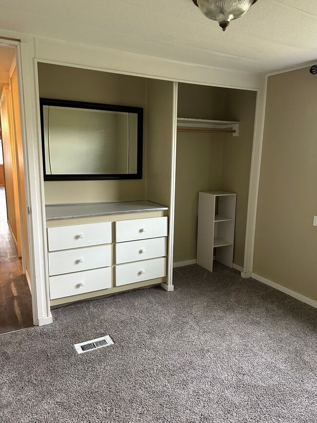 Building Photo - Updated 3 bedroom manufactured home