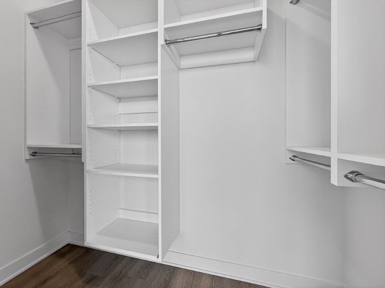 Building Photo - 736 N Aberdeen St