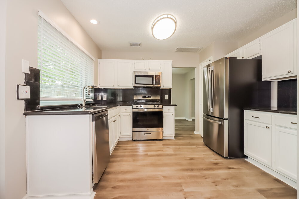 Building Photo - 2806 Sunshine Cir