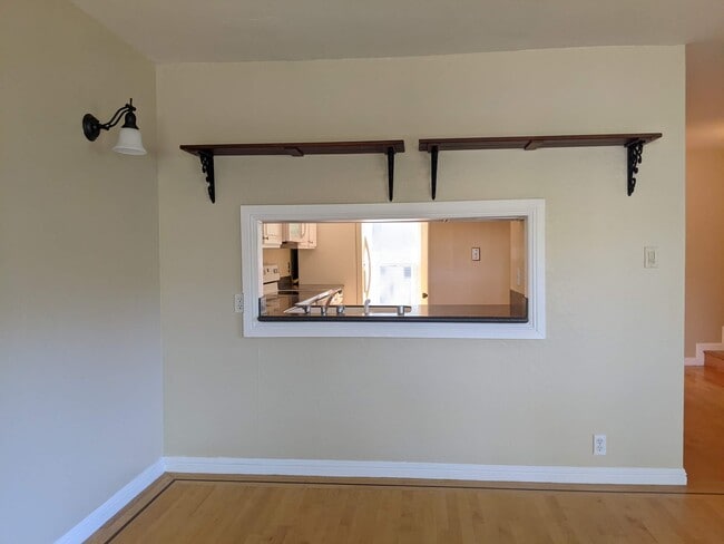 Building Photo - 105 Ascot Ct