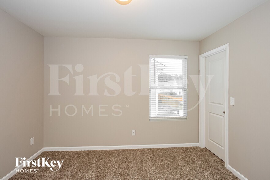 Building Photo - 12527 Gotland Rd
