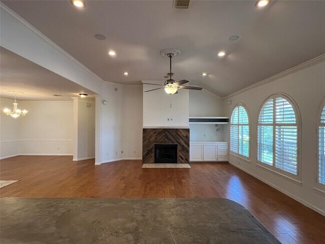 Building Photo - 10400 W Cave Loop