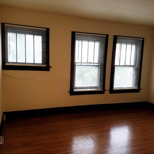 Building Photo - 2398 Indiana Ave