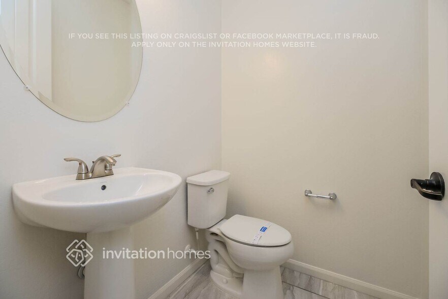 Building Photo - 10615 E Corbin Ave