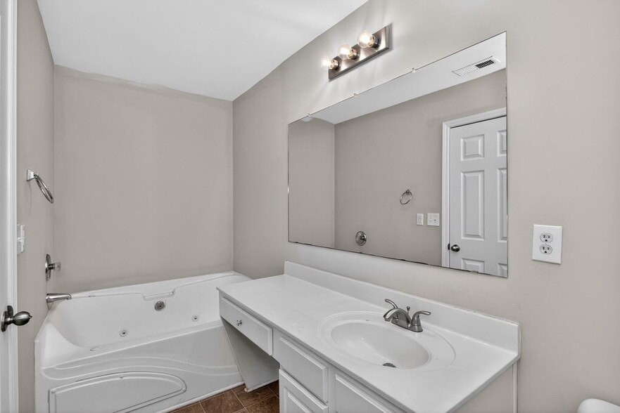 Building Photo - 837 Crestwell Cir