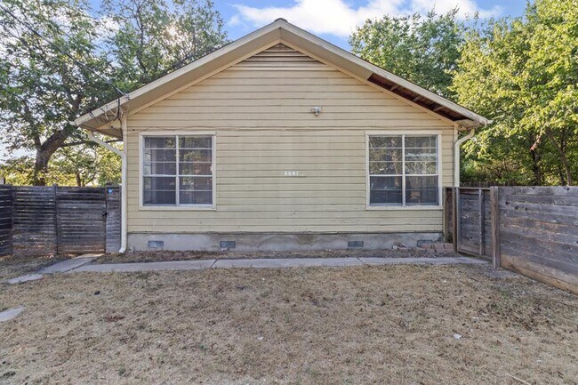 Building Photo - 8607 Guadalupe St