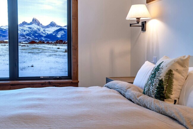 Building Photo - 339 Wild Cat Canyon Loop