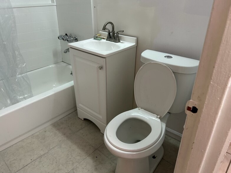 Building Photo - 5306 Avenue H