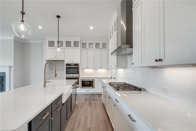 Building Photo - 435 Maplewood Dr