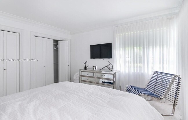 Building Photo - 286 Bal Bay Dr