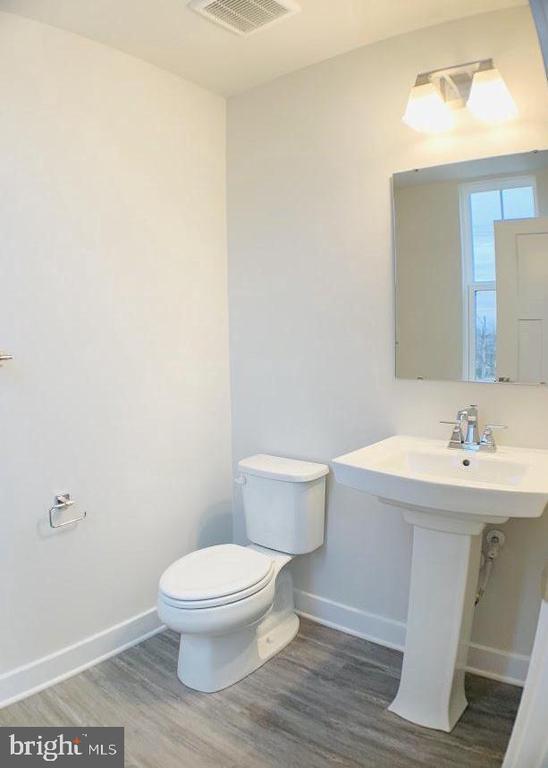 Building Photo - 11380 Willow Green Cir