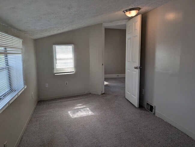 Building Photo - 1476 W 107th St