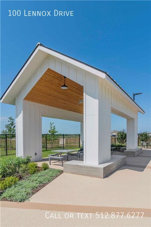 Building Photo - 100 Lennox Dr
