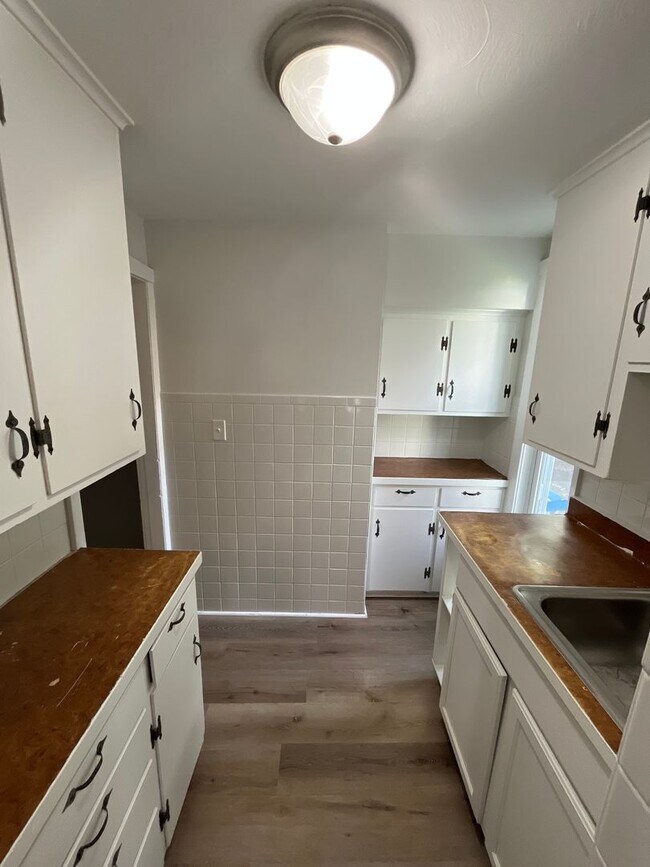 Building Photo - 36 Fisher St