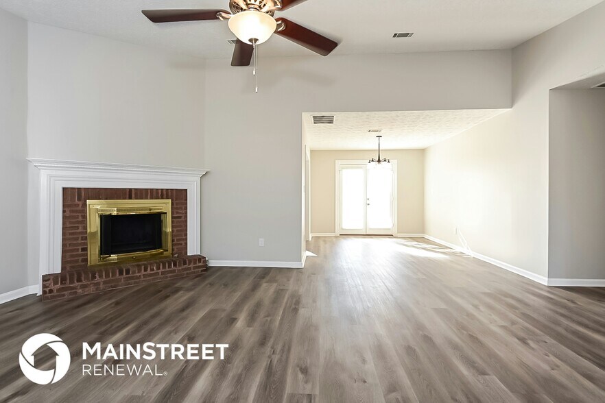 Building Photo - 561 Sunnyhill Dr