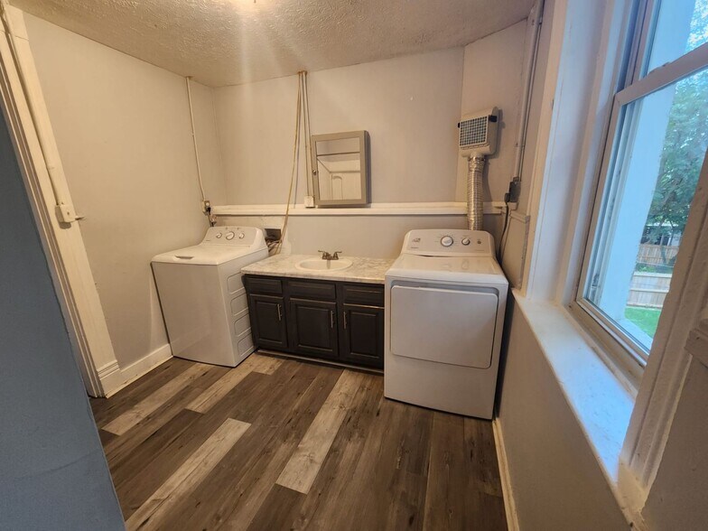 Washer, dryer - 1036 S 7th St