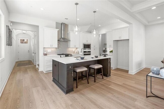 Building Photo - 110 Via Roma