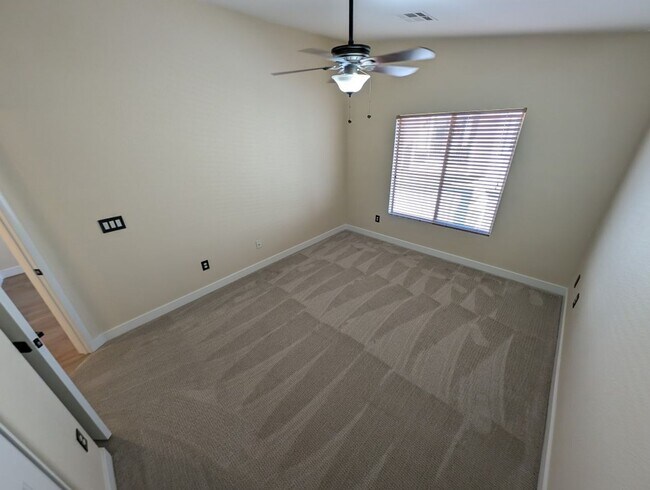 Building Photo - 89 Day Trade St