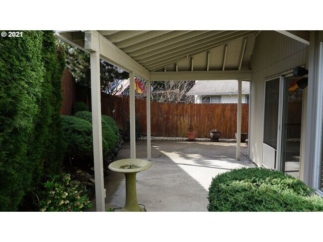 Building Photo - Charming 3-Bedroom Home with Covered Patio...