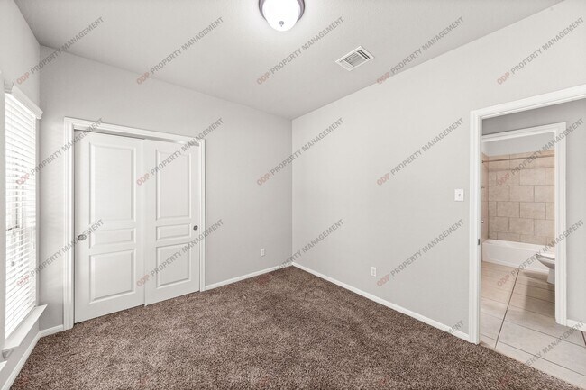 Building Photo - 612 Cross Dr.