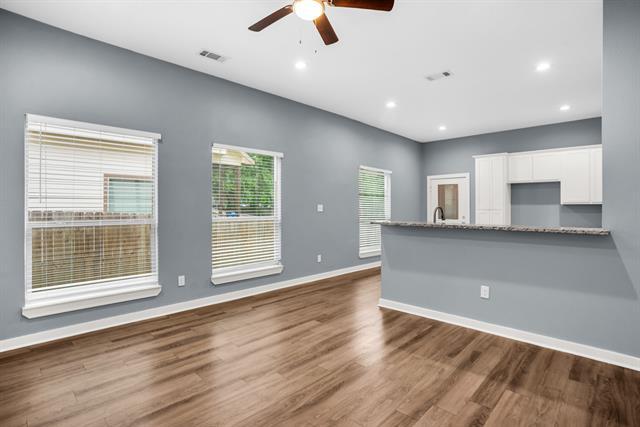 Building Photo - 206 Pecan Hollow St