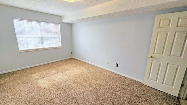 Building Photo - West Knoxville 37923 - 2 bedroom, 2 bath condo - Contact Ryan Fogarty (865) 333-4840