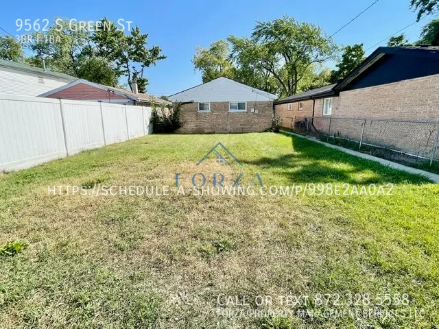 Building Photo - 9562 S Green St