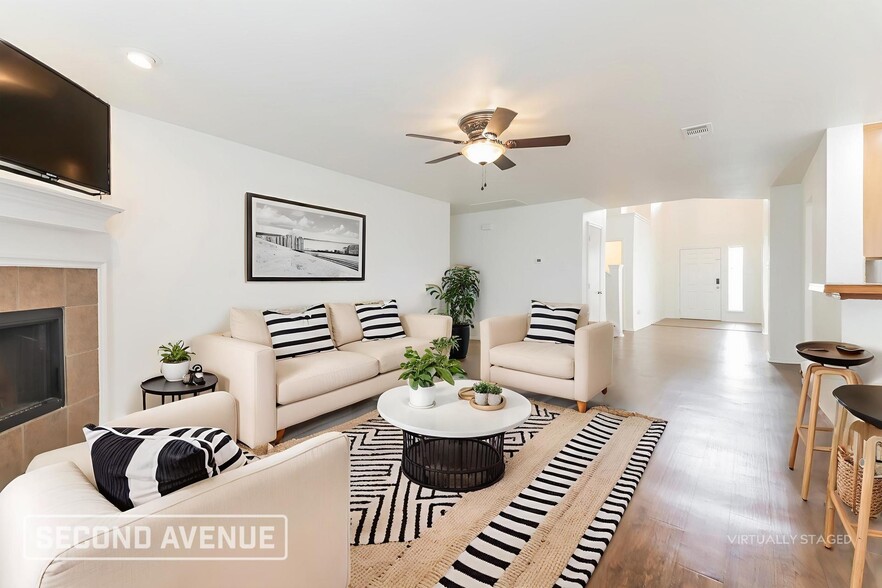 Building Photo - 925 Warbler Ln