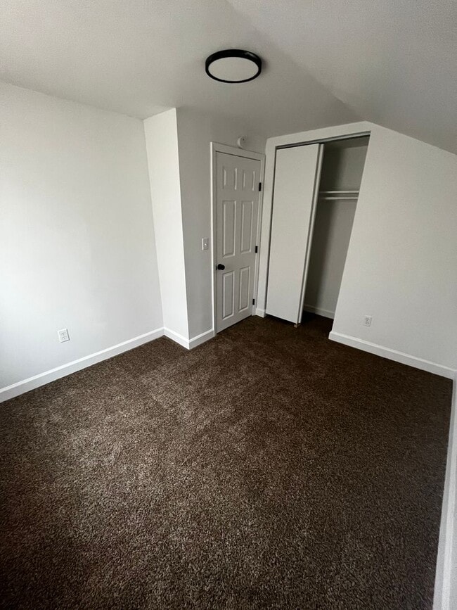 Building Photo - Welcome to this newly renovated house in the heart of Kansas City!