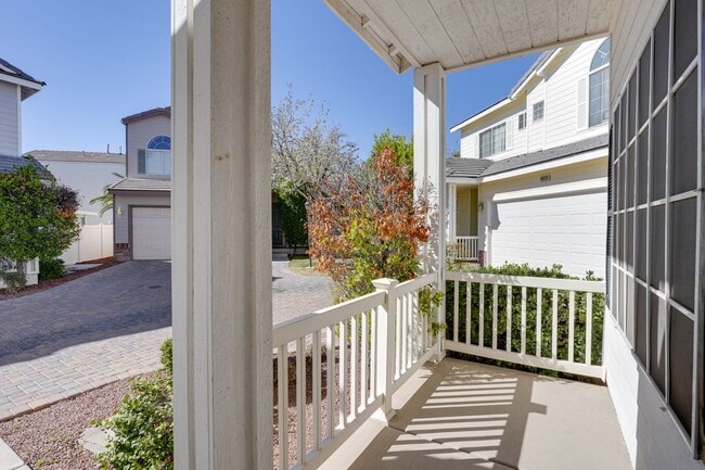 Building Photo - Upgraded Home in Lamplight Gated Community with Pool!