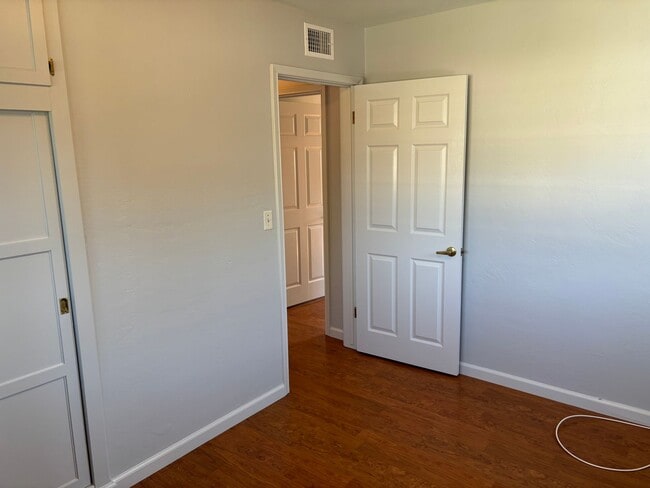 Building Photo - NICE 2 Bedroom Home with Large Enclosed Ya...
