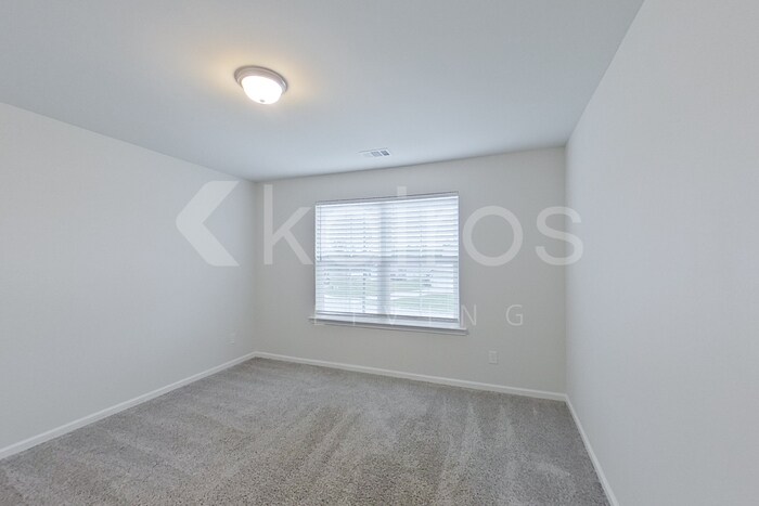 Building Photo - 247 Western Red Cedar Dr