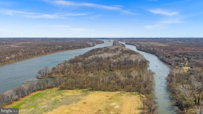 Building Photo - 19451 Youngs Cliff Rd