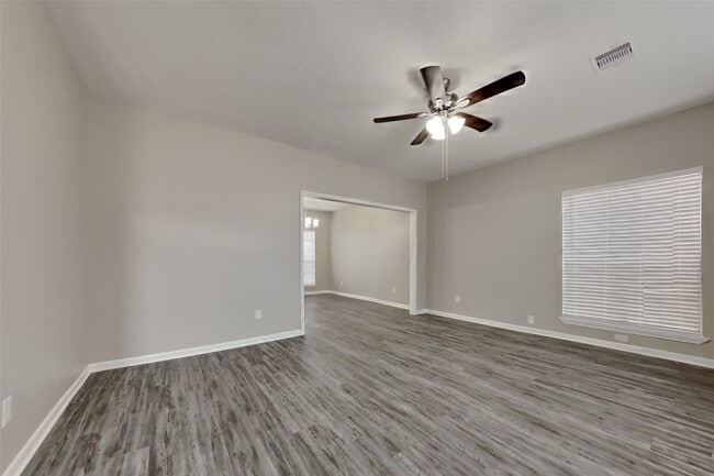 Building Photo - 4715 Brooklawn Dr