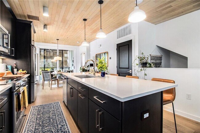 Building Photo - 395 Pratt Dr SE