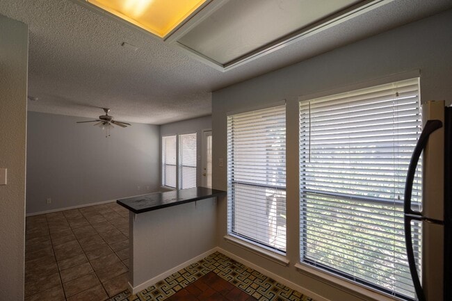 Building Photo - 2110 Rio Grande St