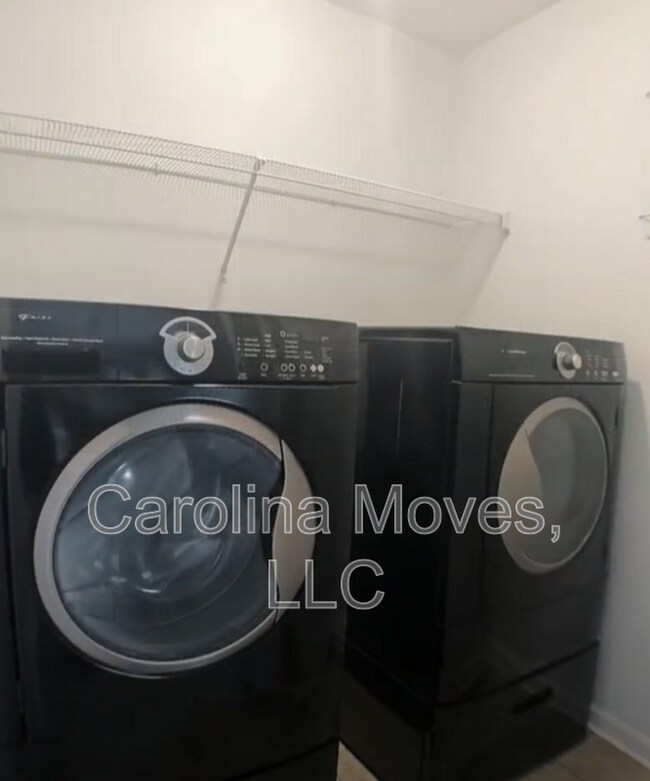 Building Photo - 313 Kilt Ct